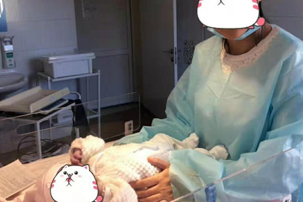 哈萨克斯坦试管婴儿助孕:上海CX夫妇子宫内膜炎，在哈萨克斯坦助孕小王子出生